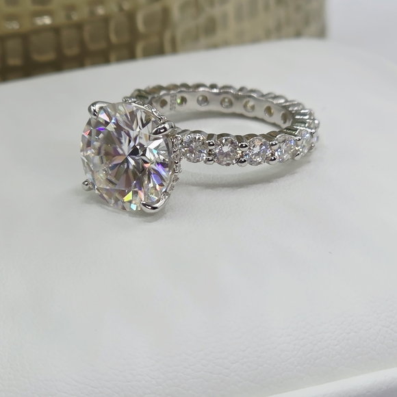 4CTW Moissanite Halo Cut .4 Prong S925 Silver Ring - Picture 1 of 9